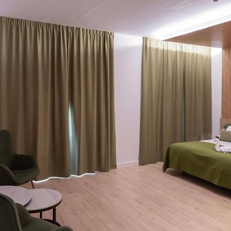 Hotel & Restaurante El Casino Вилафранка дел Биерсо Екстериор снимка