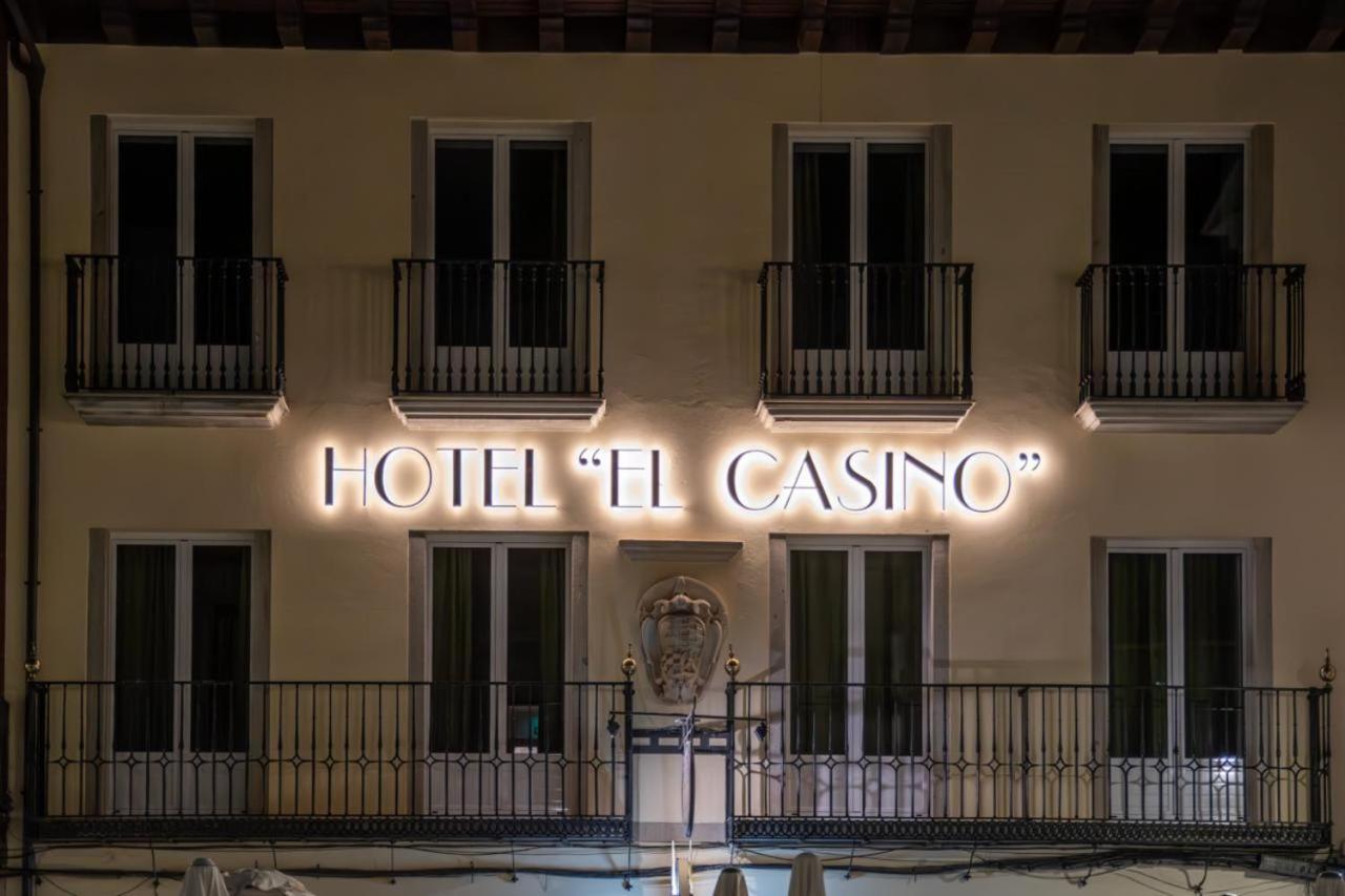 Hotel & Restaurante El Casino Вилафранка дел Биерсо Екстериор снимка